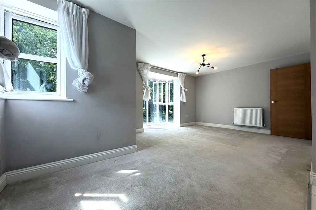 Additional image 5 of 2 bed flat for saleCarter Court, Hook, Hampshire RG27