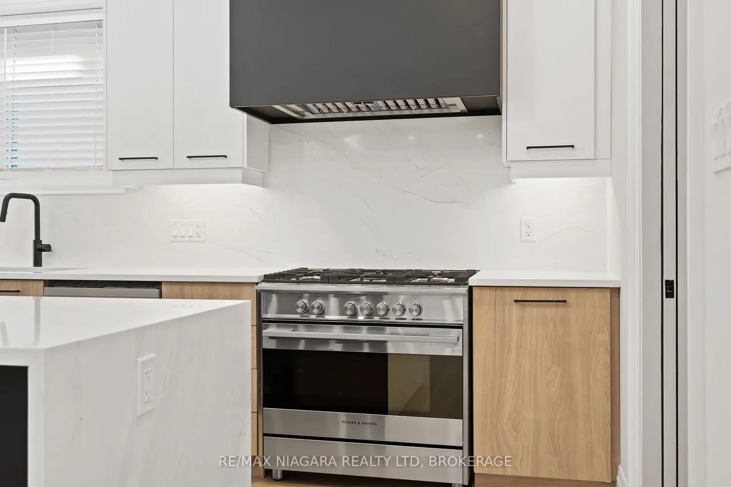 16 Accursi Crescent photo 4
