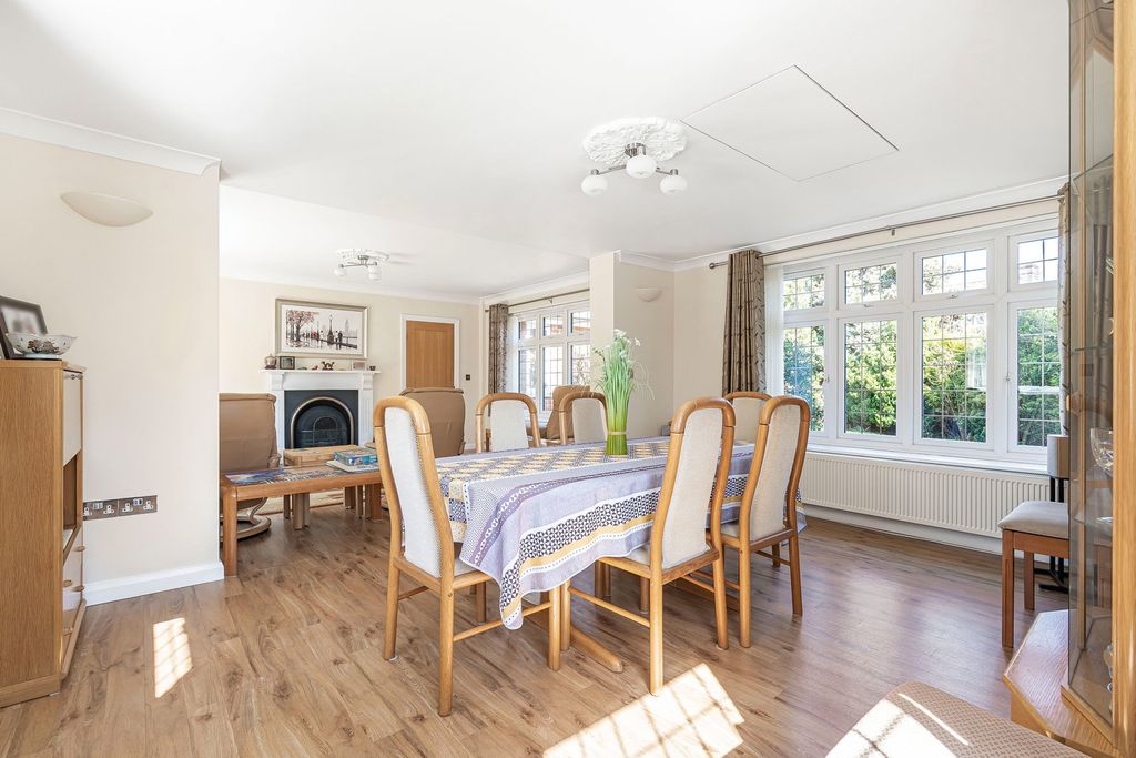 Additional image 6 of 3 bed bungalow for saleChesworth Close, Horsham, West Sussex RH13