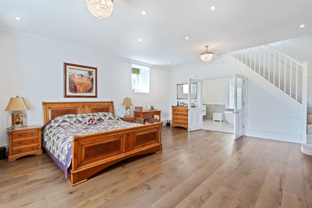 Additional image 24 of 5 bed property for saleOld Bedhampton, Hampshire PO9
