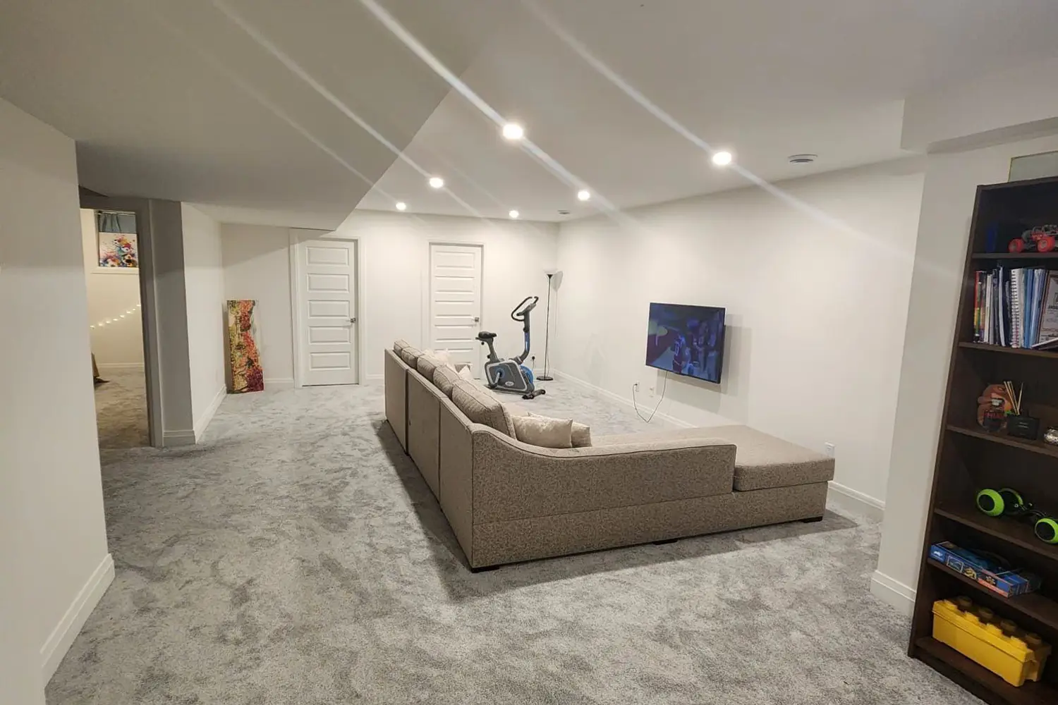 5 Eagle Court photo 4