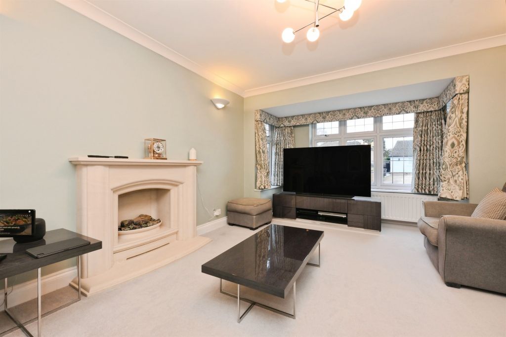 Additional image 4 of 5 bed detached house for saleRoselands Avenue, Hoddesdon EN11