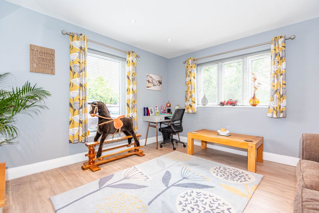 Additional image 15 of 4 bed detached house for saleAvenue Road, Dobbs Weir, Hoddesdon EN11