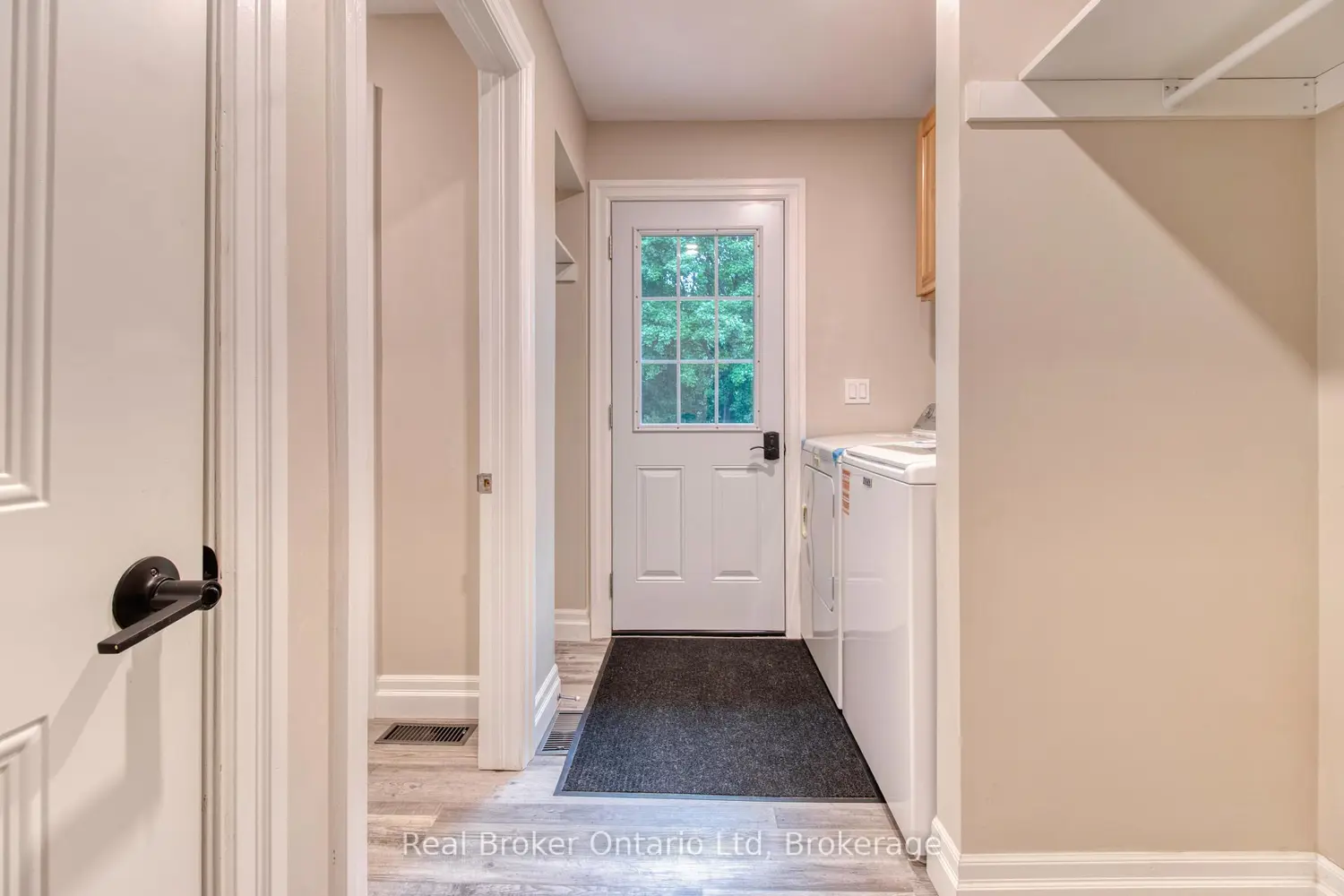 446 Isaac Street photo 5