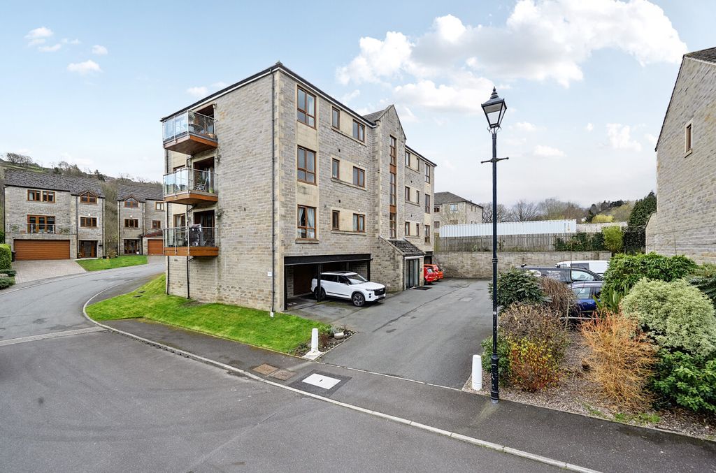 2 bed flat for saleVictoria Mills, Holmfirth HD9
