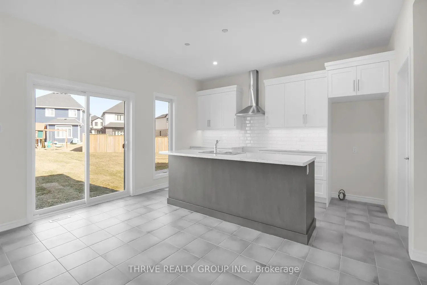 64 Basil Crescent photo 5