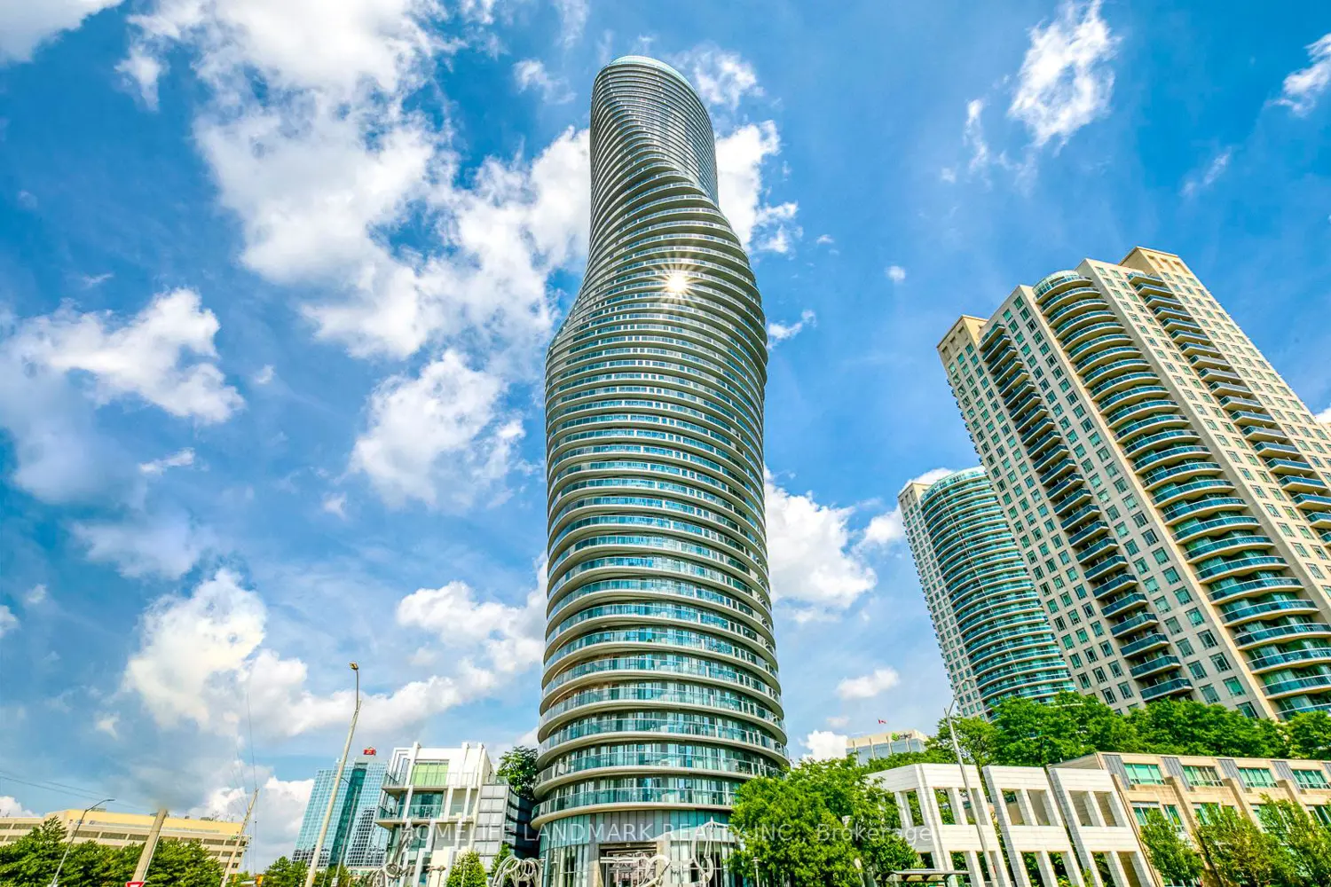 60 Absolute Avenue 2804