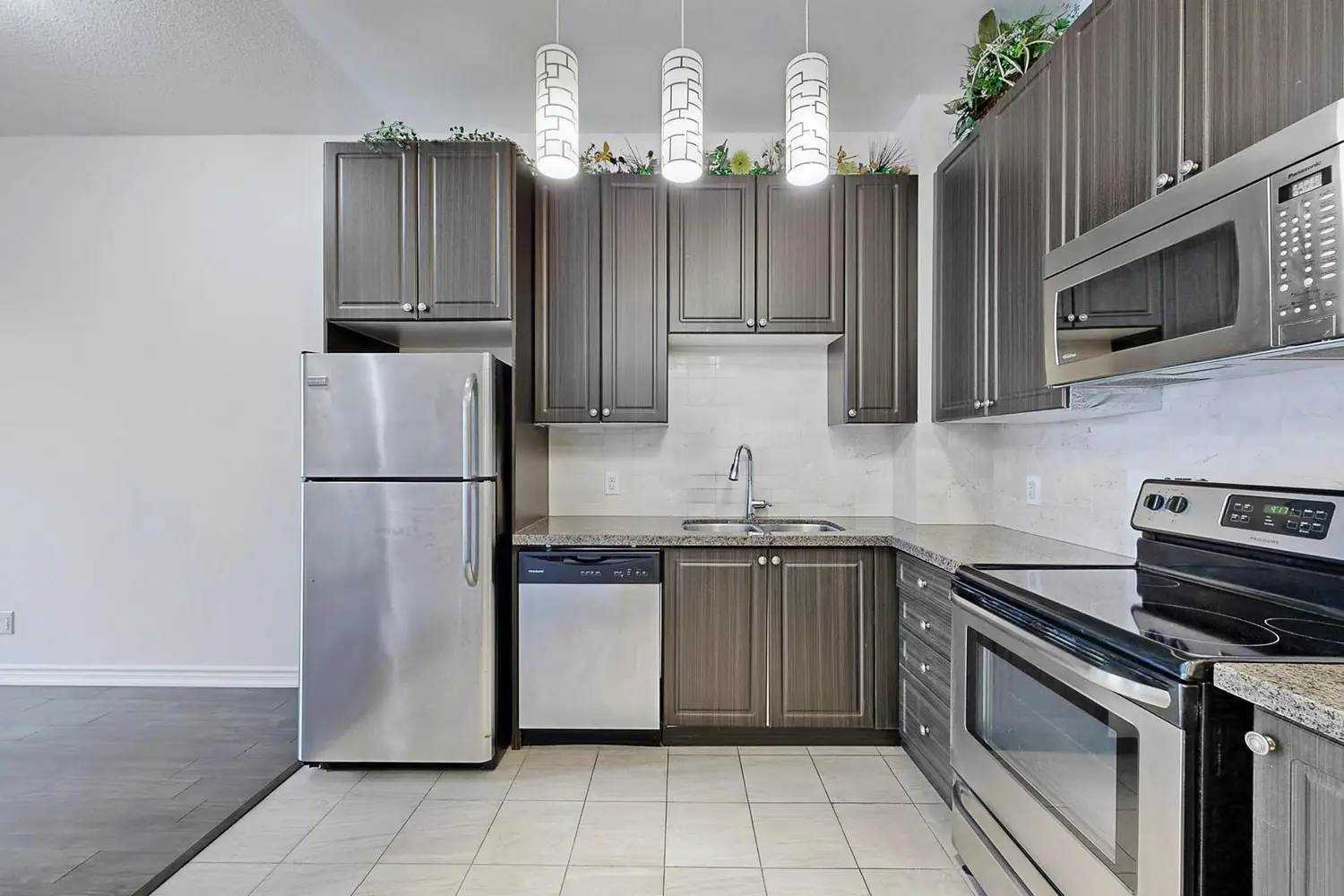 Additional image 13 of 8323 Kennedy Road 120