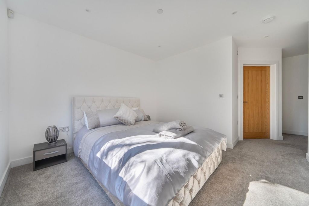 Additional image 9 of 5 bed detached house for saleNorth Close, Havant PO9