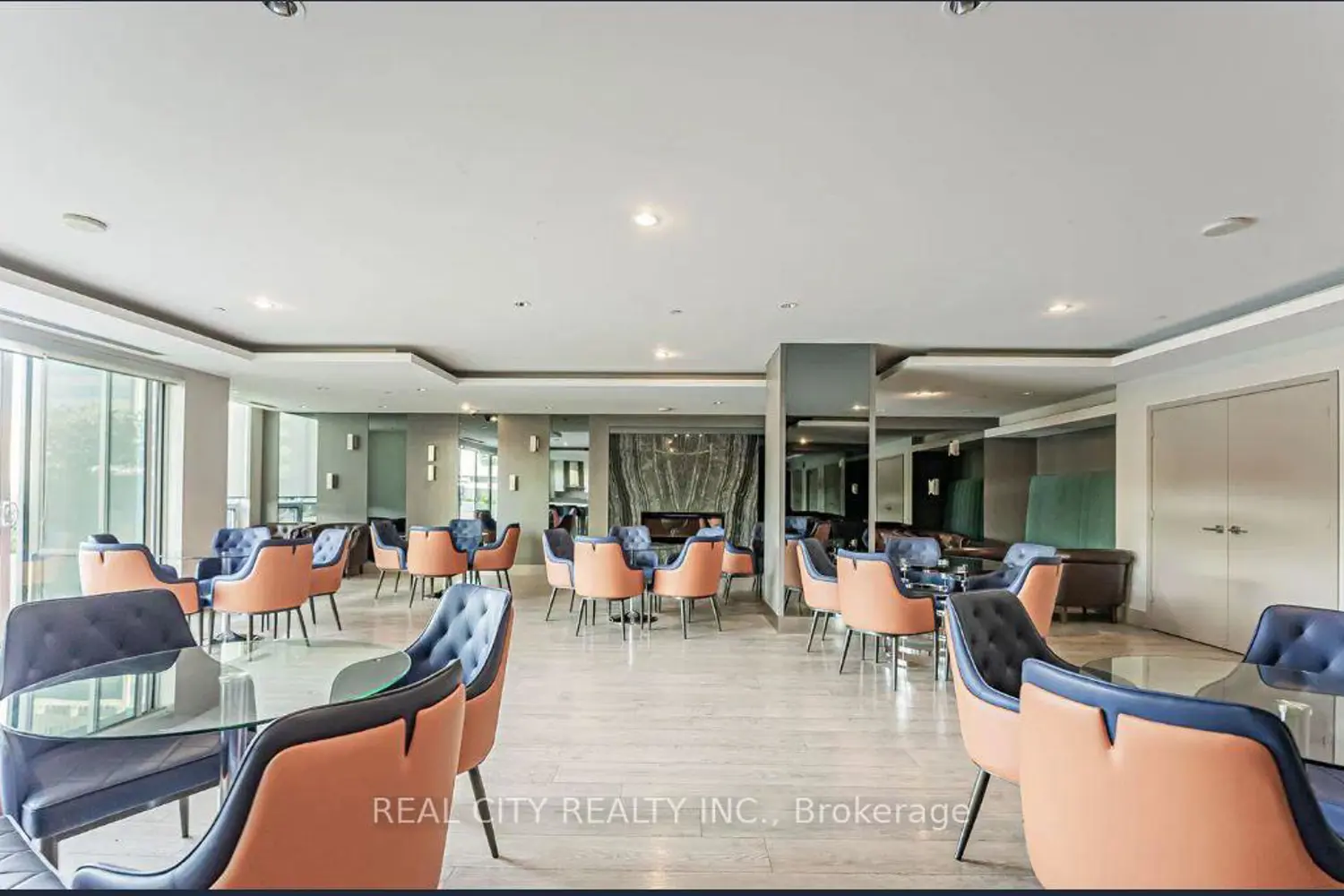 Additional image 14 of 7167 Yonge Street 407