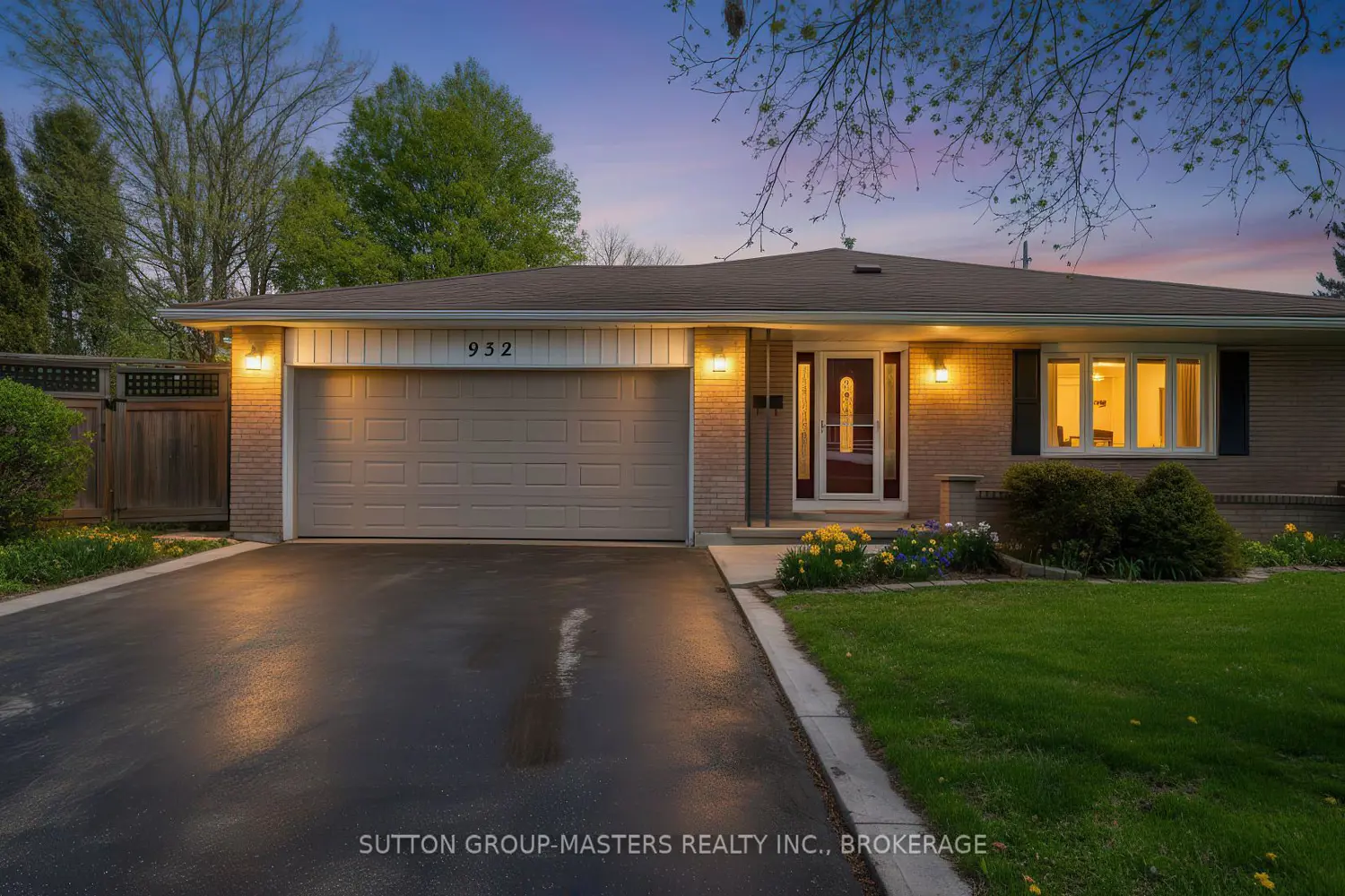 932 Brodie Avenue photo 2