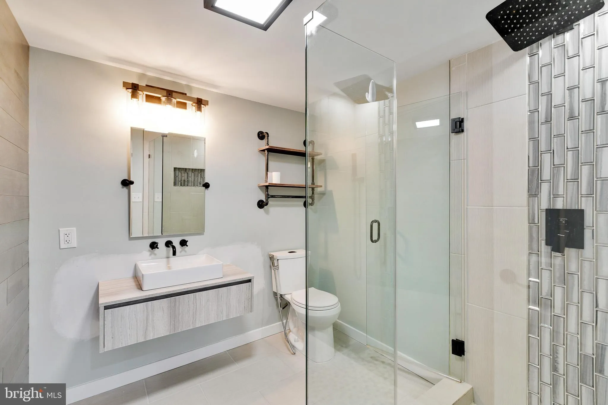 Additional image 63 of 1903 S Warnock Street, Philadelphia, PA 19148