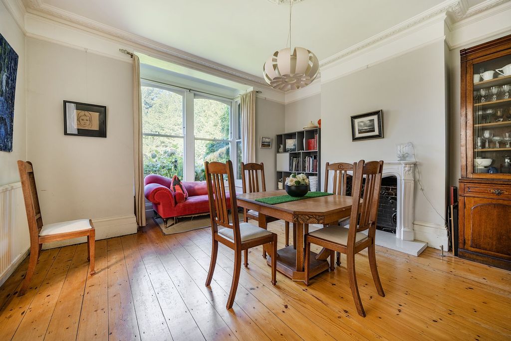 Additional image 7 of 4 bed detached house for saleKnox Road, Havant PO9