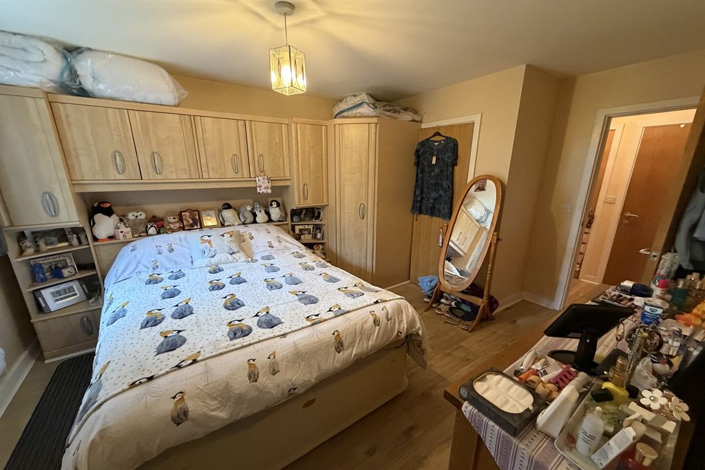 2 bed flat for saleBeridge Mews, Halstead CO9 photo 5