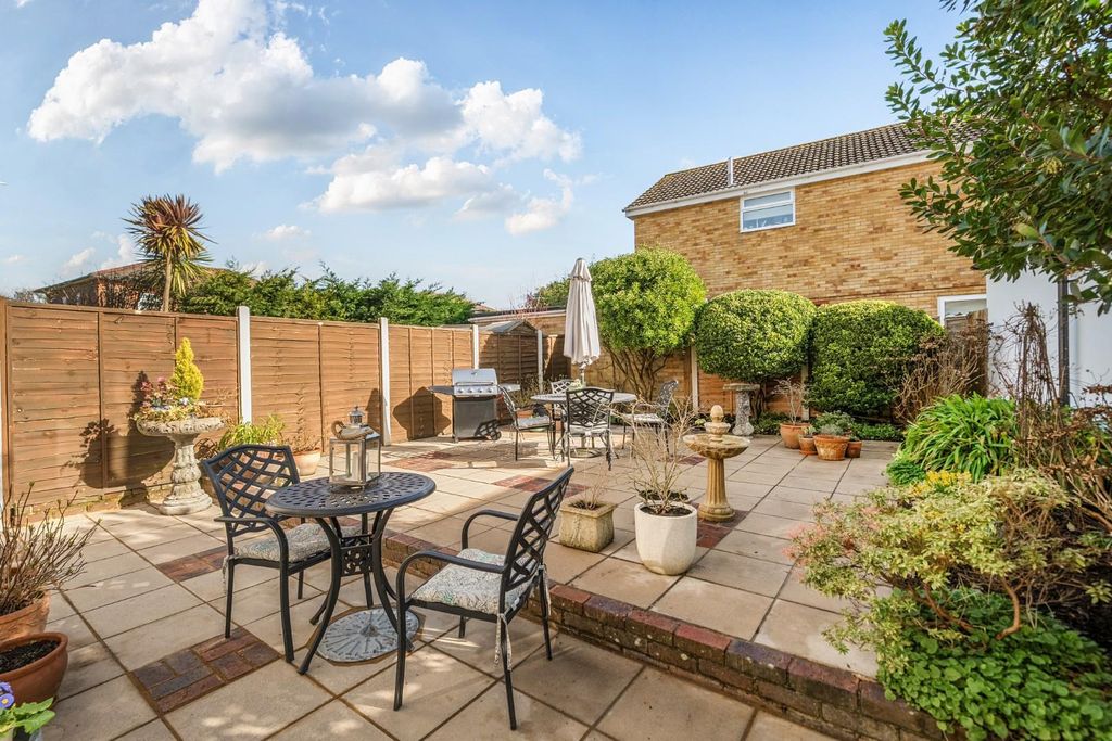 Additional image 10 of 2 bed flat for saleSinah Lane, Hayling Island PO11