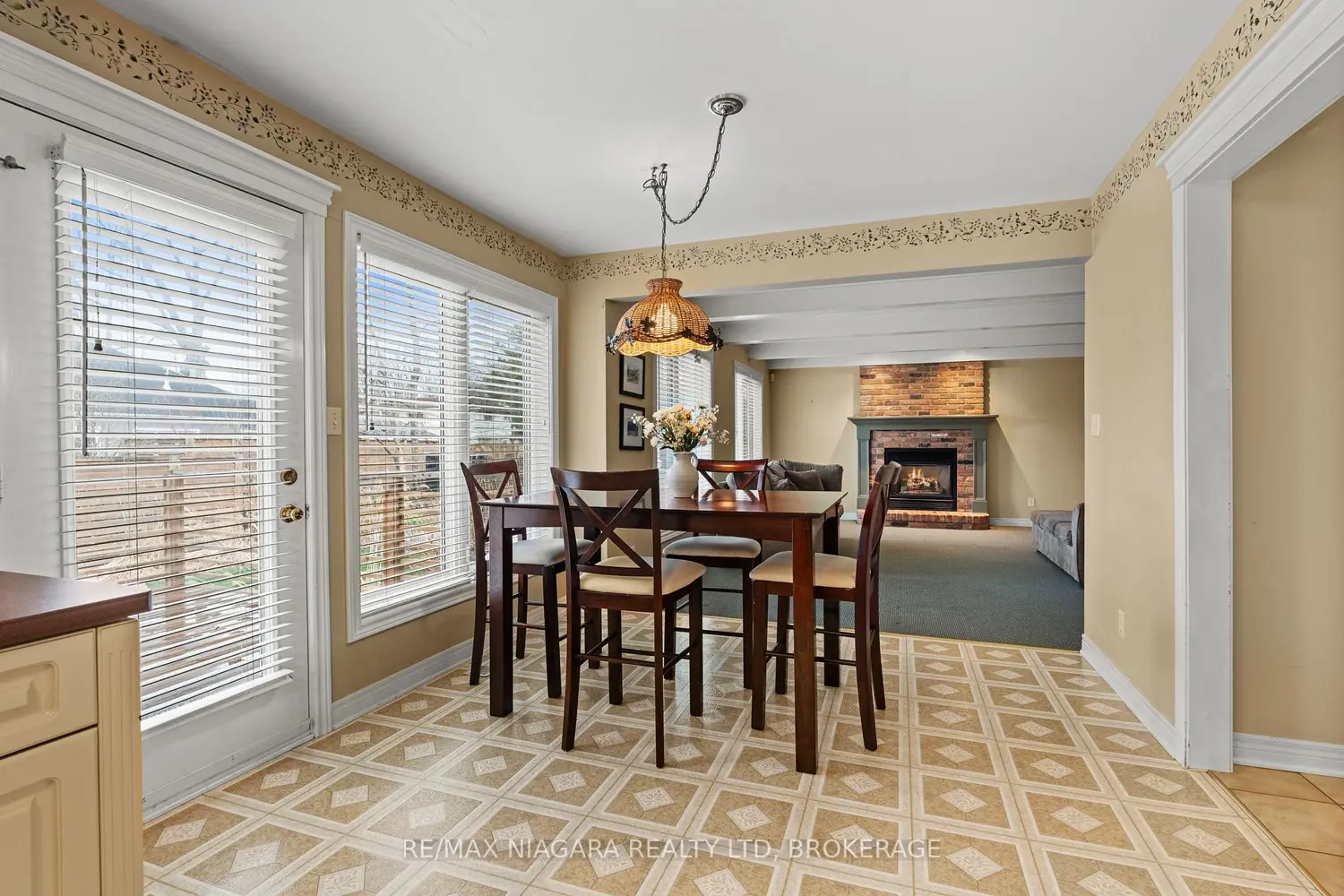 12 Oak Drive photo 4