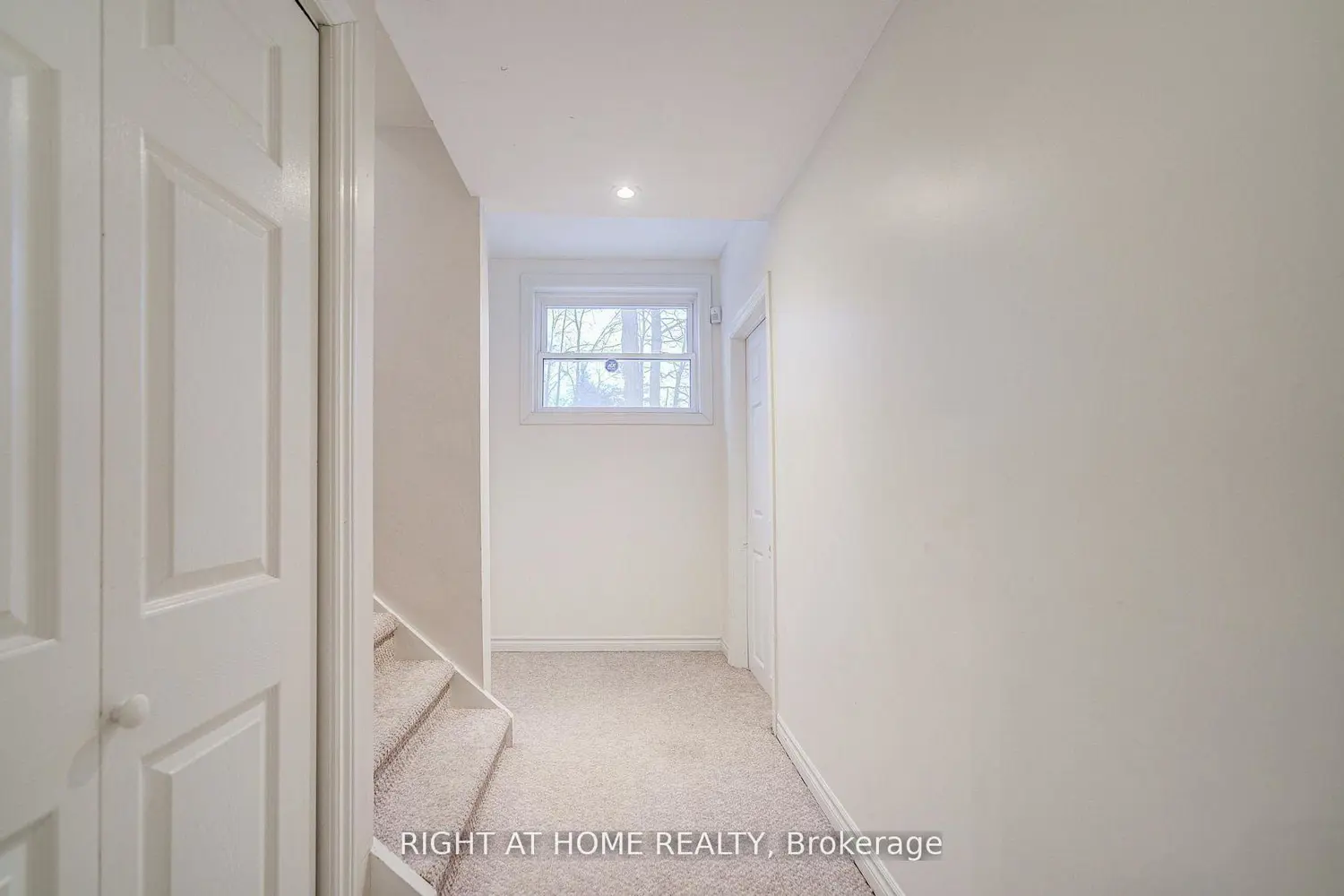 1445 Ryan Place photo 5