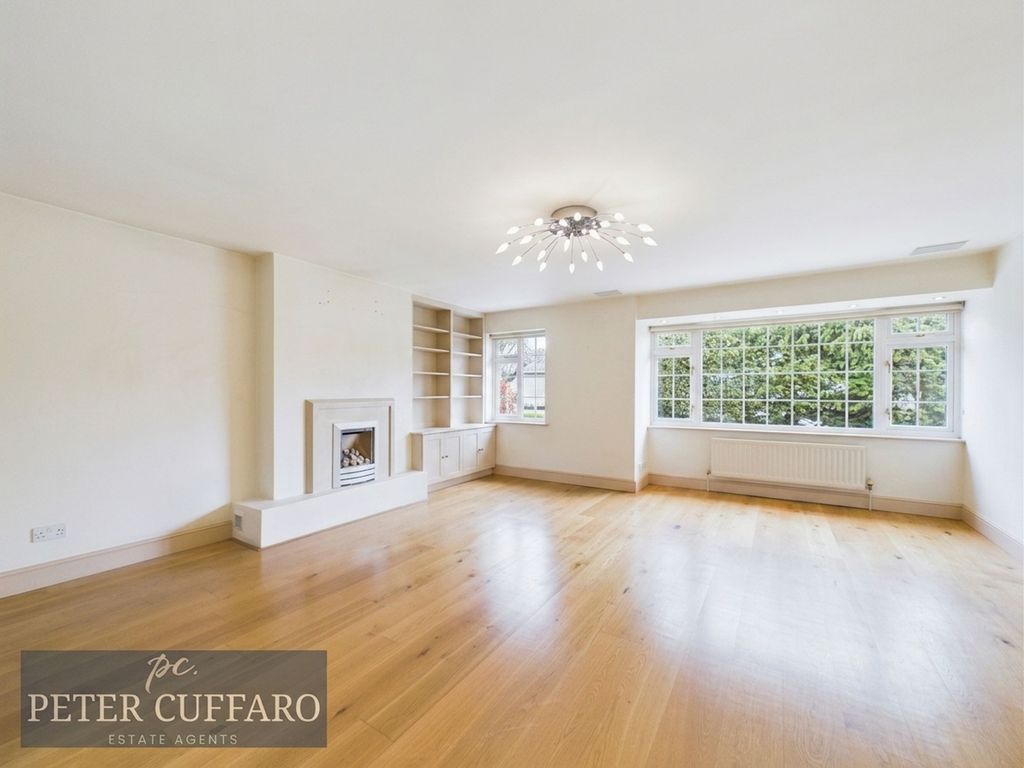 Additional image 6 of 4 bed detached house for saleWare Road, Hoddesdon EN11