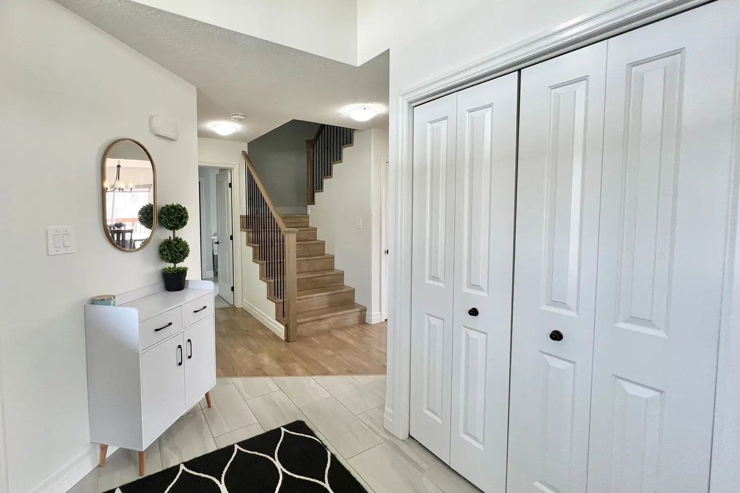 55 Lanark Drive photo 2