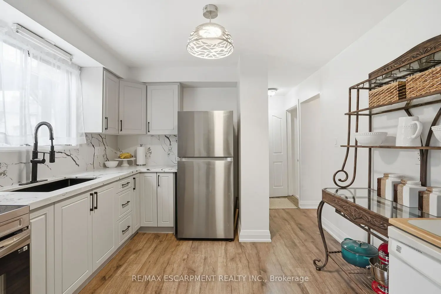 102 Dundee Drive photo 4