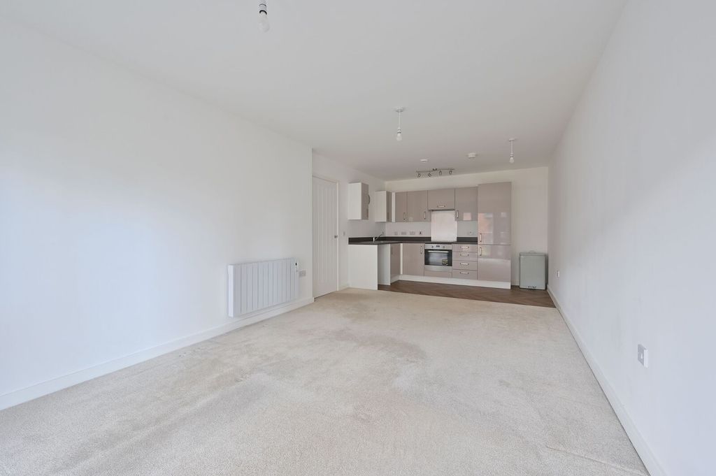 Additional image 4 of 2 bed flat for saleFrogmore Road, Hemel Hempstead HP3
