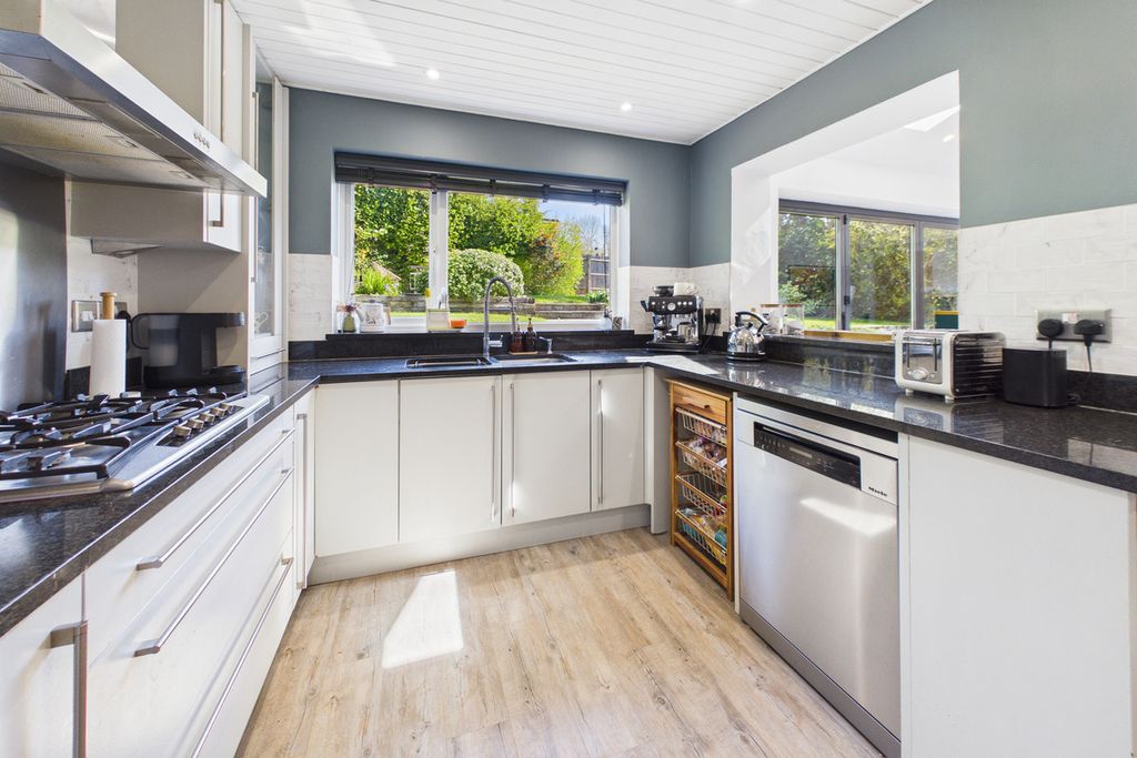 Additional image 7 of 4 bed detached house for saleParkhill Road, Hemel Hempstead HP1
