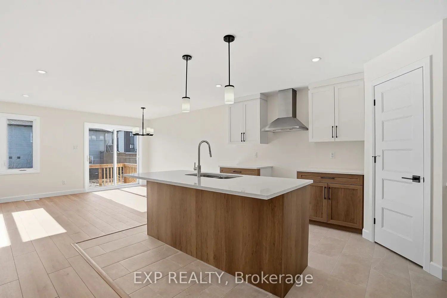 119 Lorie Street photo 3