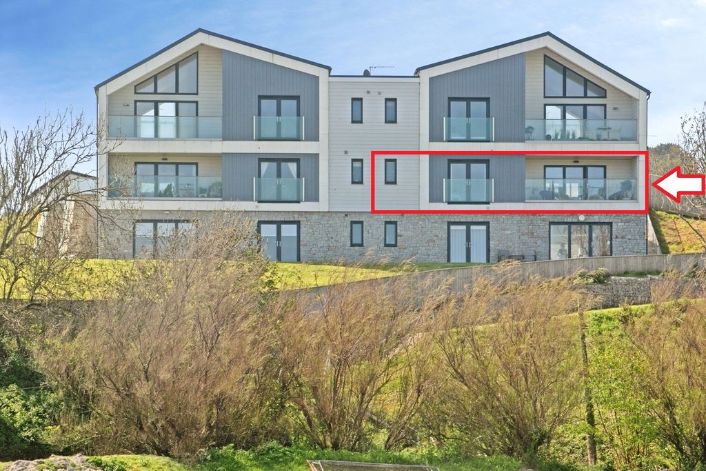 2 bed flat for saleShore View, Swanpool, Falmouth, Cornwall TR11