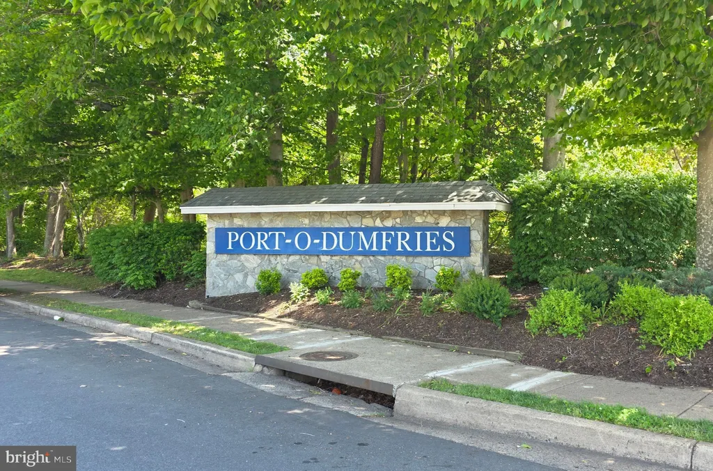 3809 Port Hope Point, Triangle, VA 22172