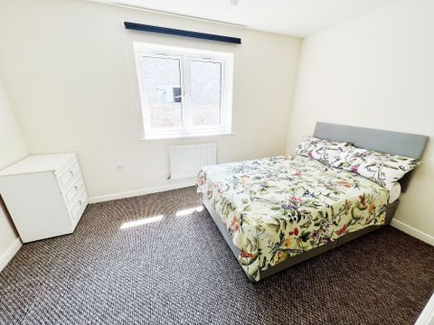 Vanbrugh Lane, Bristol BS16