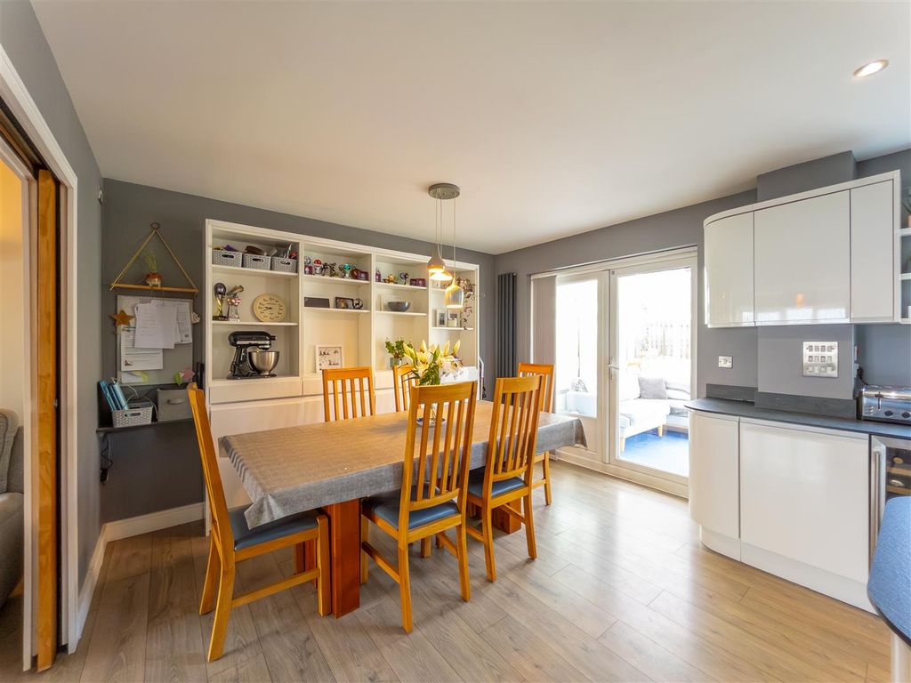 4 bed detached house for saleHellis Wartha, Helston TR13 photo 3