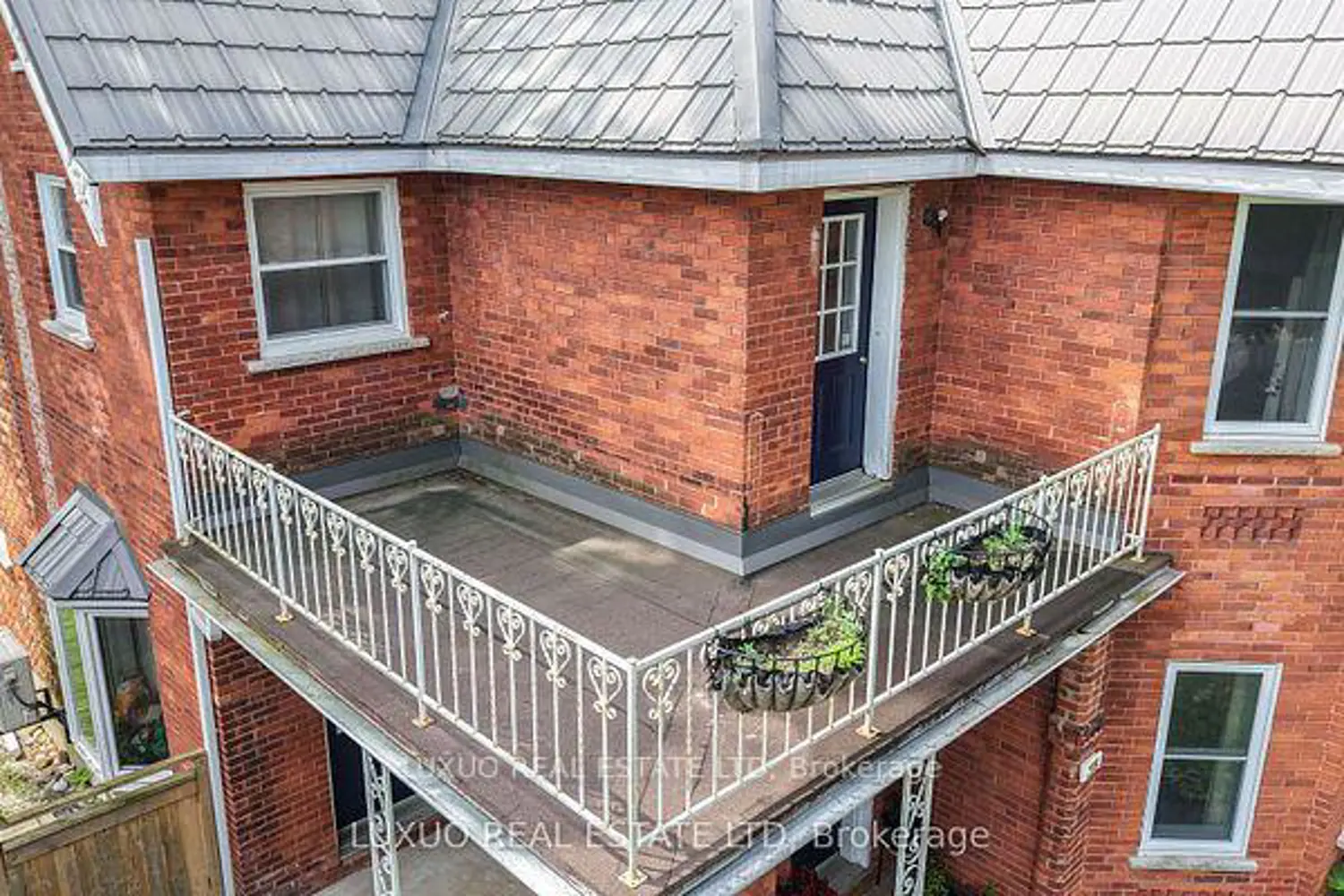 275 Barrie Road photo 4
