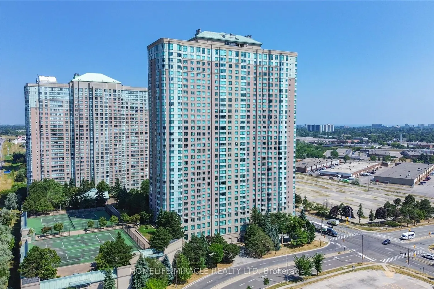 68 Corporate Drive 3521 photo 2