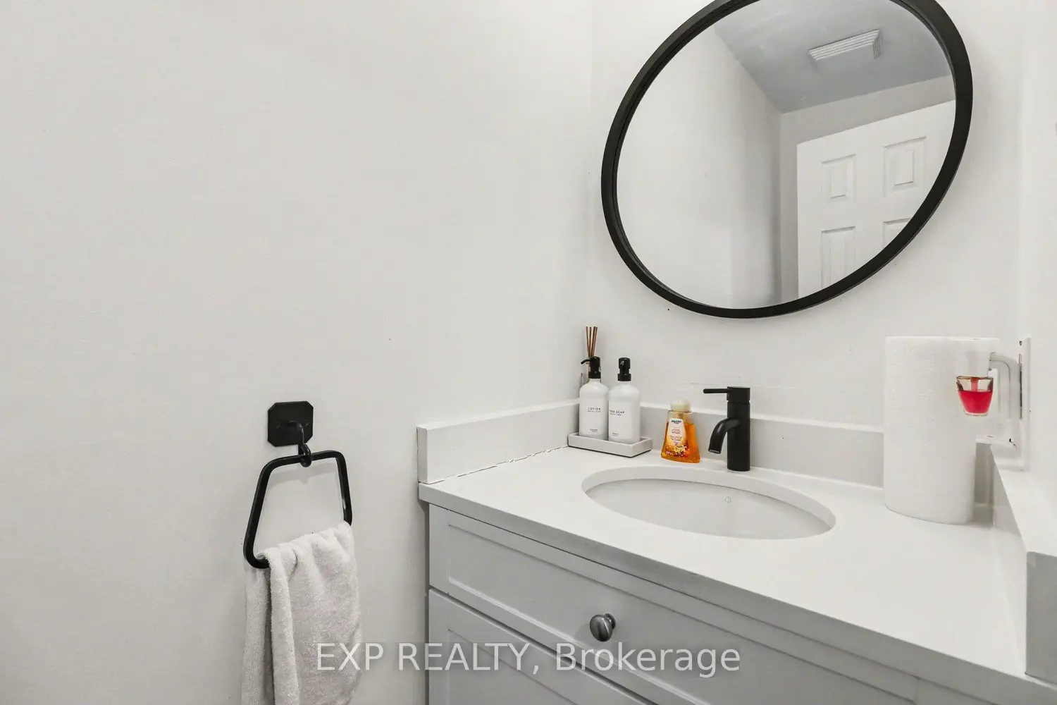358 Valade Crescent photo 2