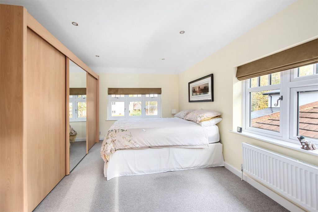 Additional image 18 of 5 bed detached house for saleNewnham Road, Hook, Hampshire RG27