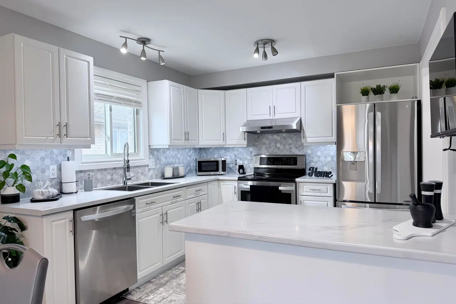 9 Barrett Crescent photo 2