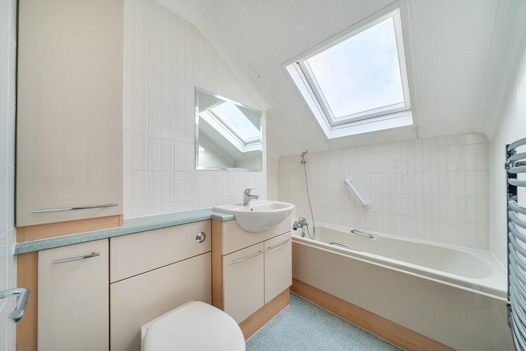 Additional image 15 of 4 bed property for saleSt. Aubins Park, Hayling Island PO11