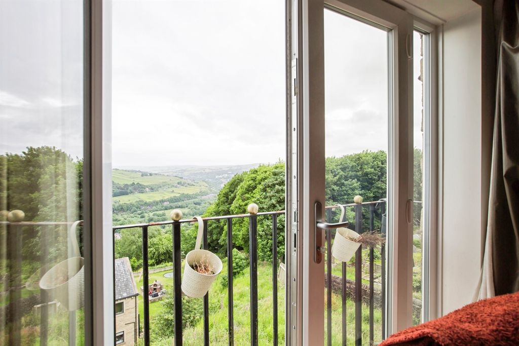Additional image 22 of 3 bed flat for saleSkircoat Moor Road, Halifax HX3