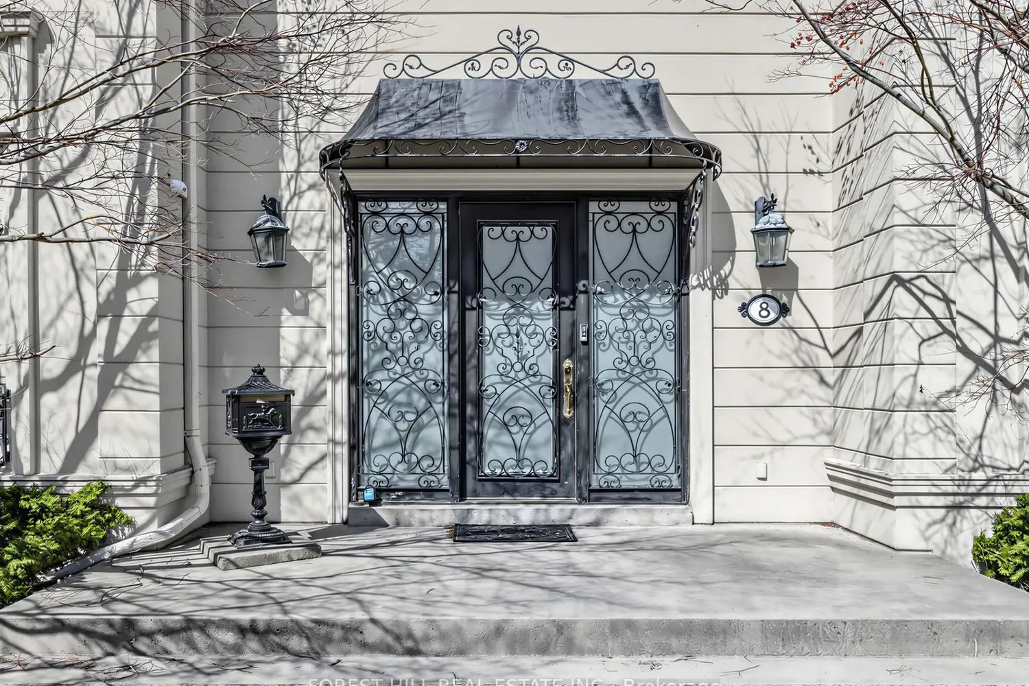 8 Colvestone Road