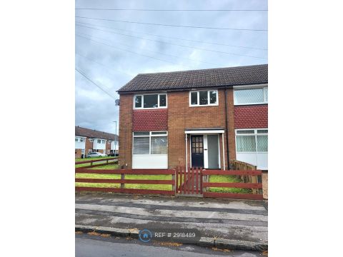 Broom Place, Leeds LS10