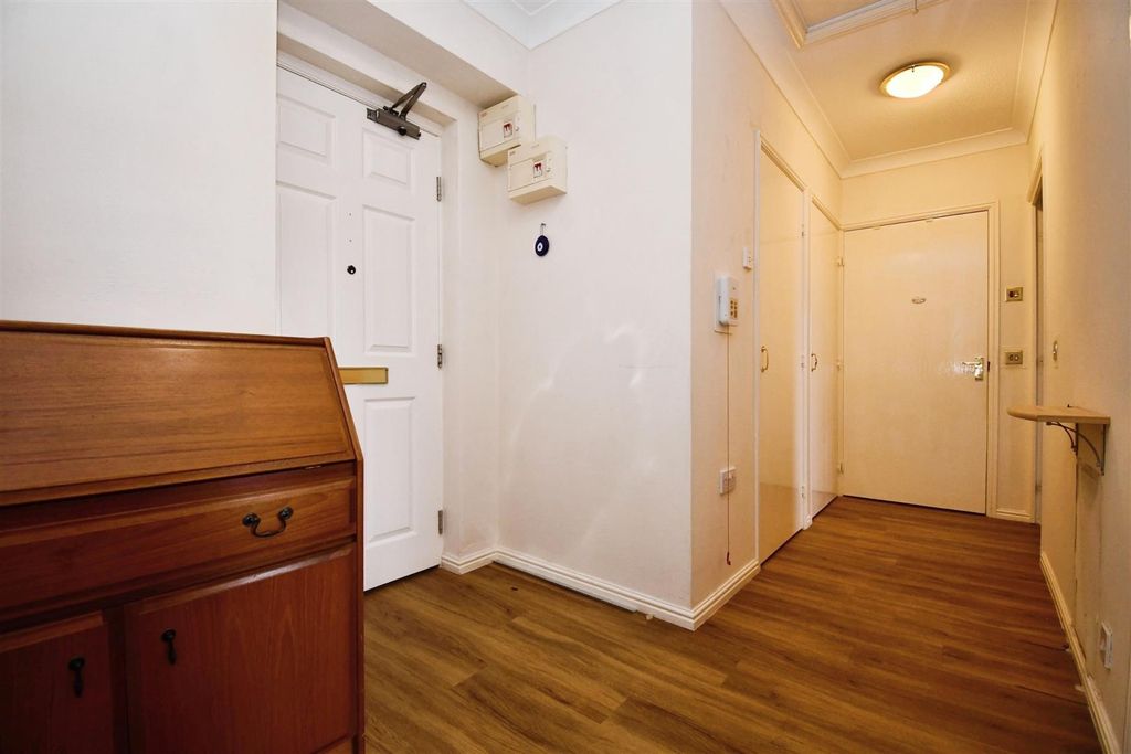 Additional image 6 of 2 bed flat for saleAlbion Court, Anlaby Common, Hull HU4