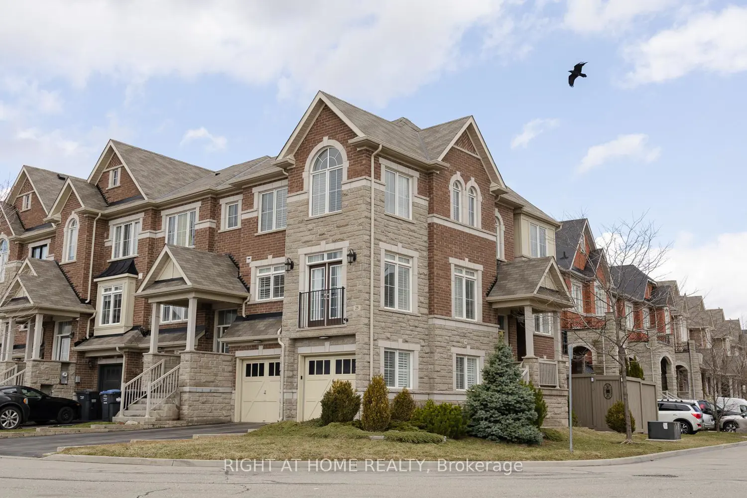 25 Rockman Crescent photo 2
