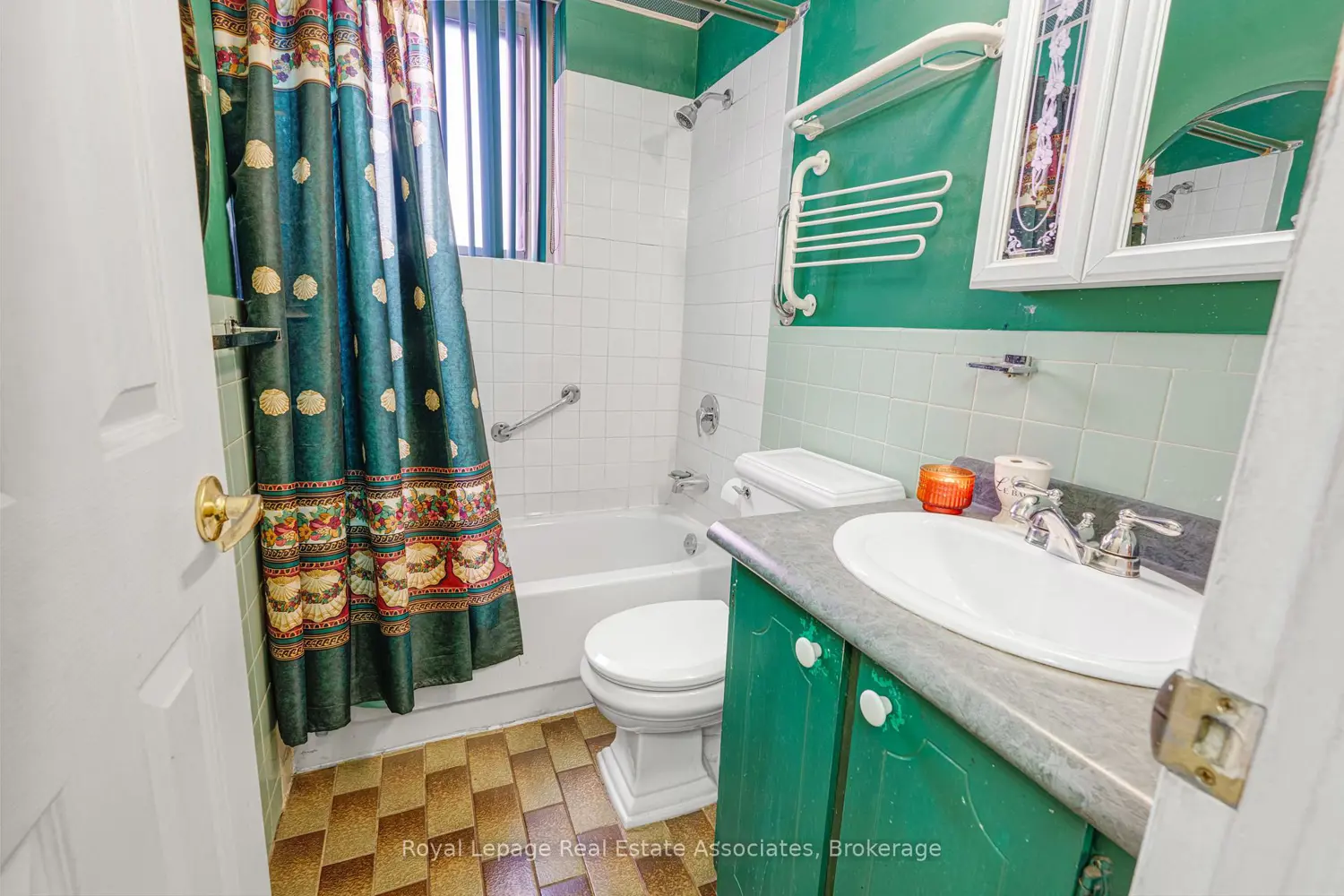 101 Dovercourt Road photo 3