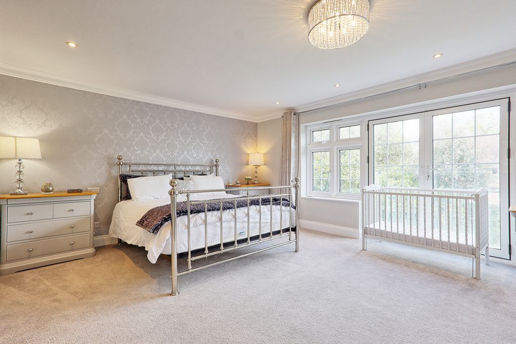 Additional image 15 of 6 bed detached house for saleErnest Road, Emerson Park RM11