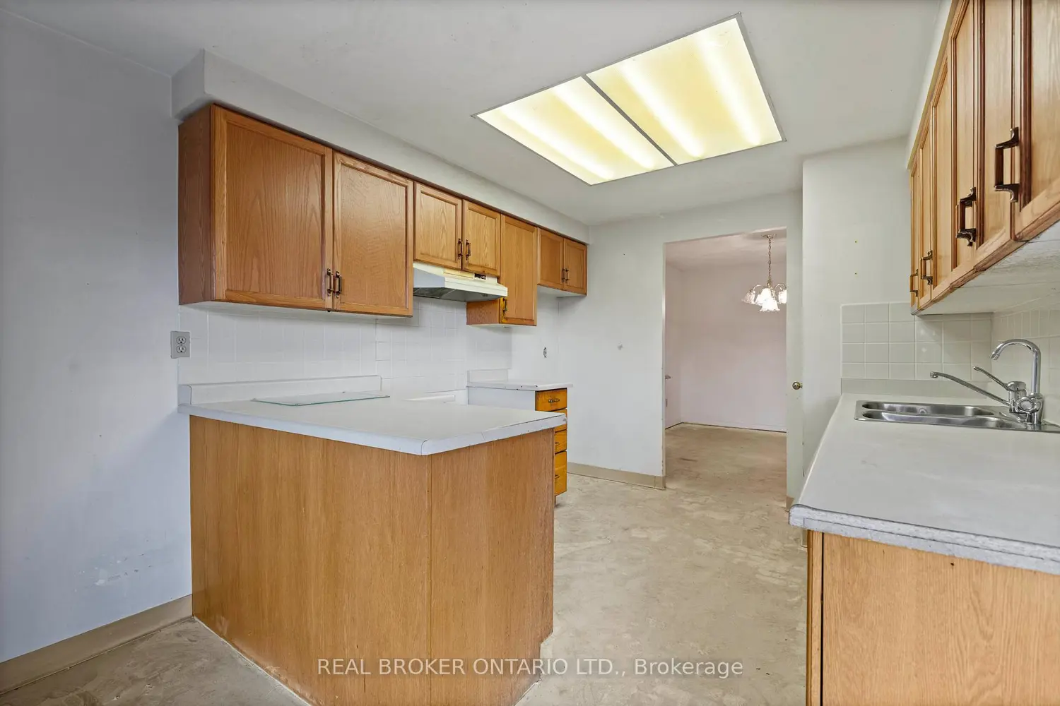 265 Westcourt Place 101 photo 5