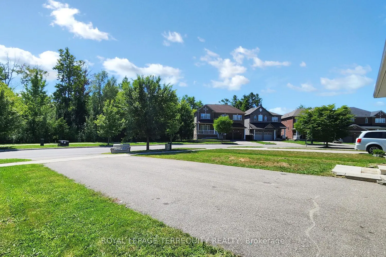 28 Richmond Park Drive photo 2
