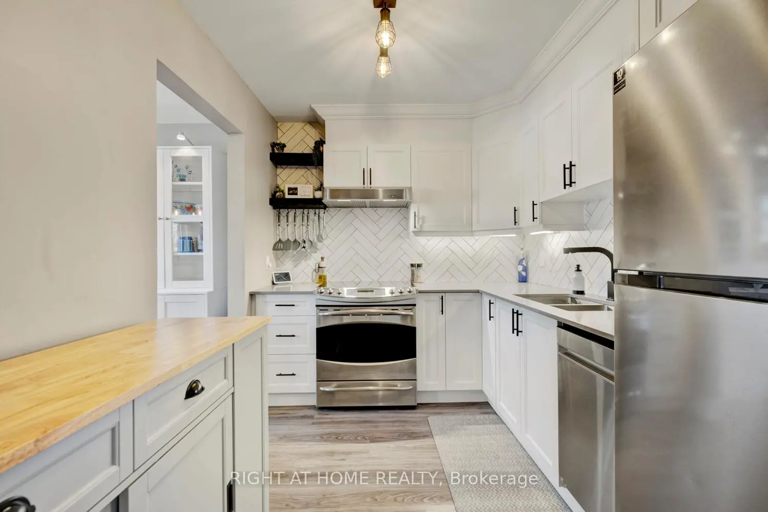 985 Limeridge Road 3 photo 5