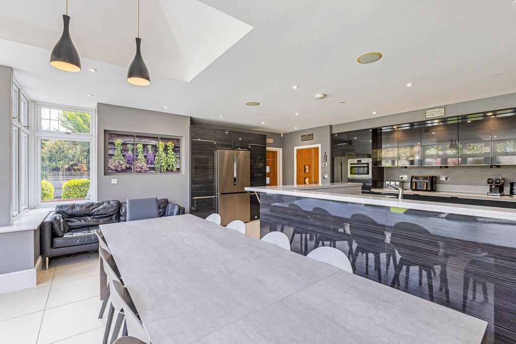 Additional image 4 of 6 bed detached house for saleWood End Road, Harpenden AL5