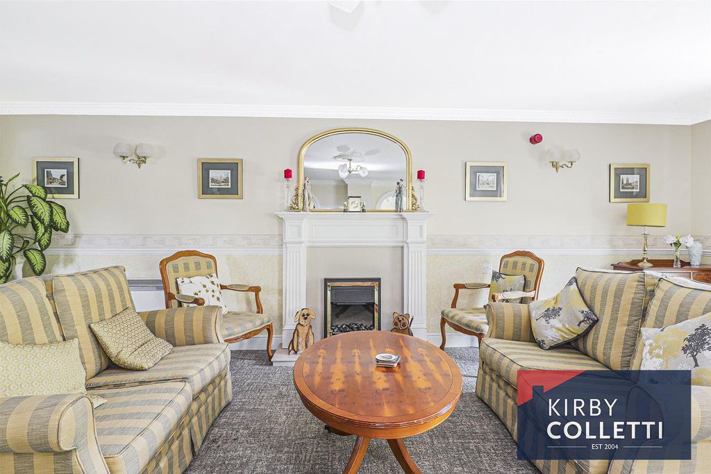 Additional image 14 of 2 bed flat for saleBrocket Road, Hoddesdon EN11