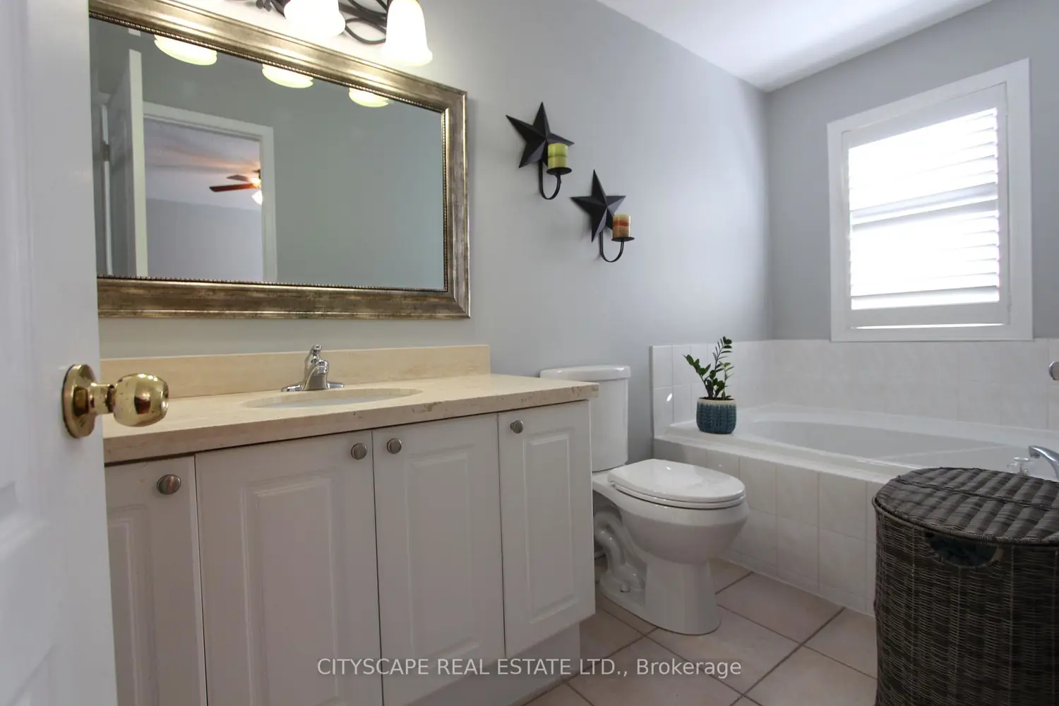3162 Pearwood Place photo 4